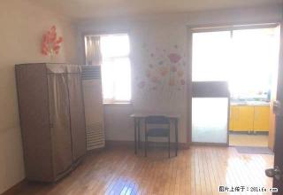 (单间出租)华龙路 新龙家园精装卧室 冬季特价先到先得 无中介费高服务 - 济南28生活网 jn.28life.com