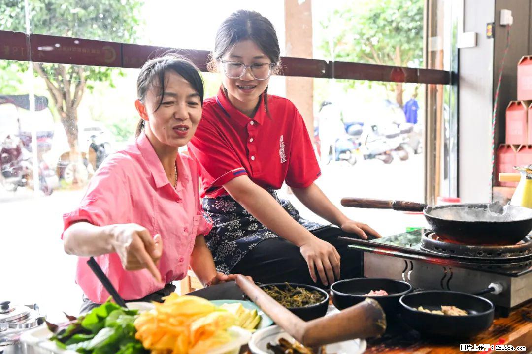 全网追的“扁担女孩”，找了一份暑假工，时薪12元 - 济南生活资讯 - 济南28生活网 jn.28life.com
